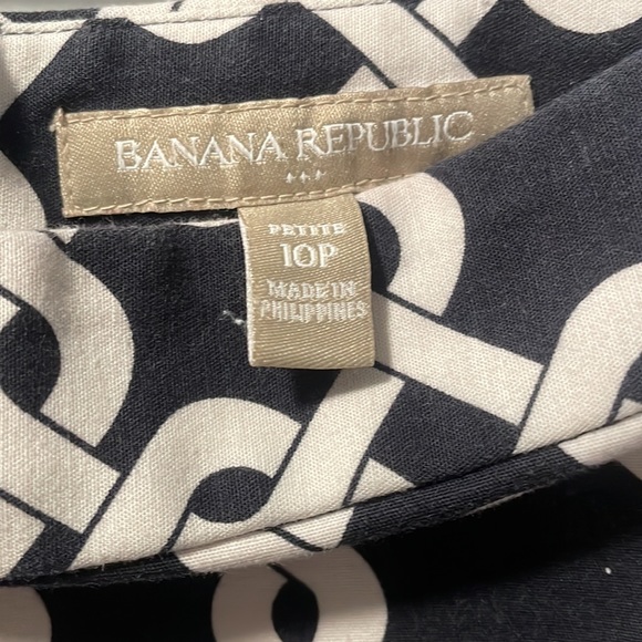 Banana Republic Navy Skirt! - Picture 3 of 4